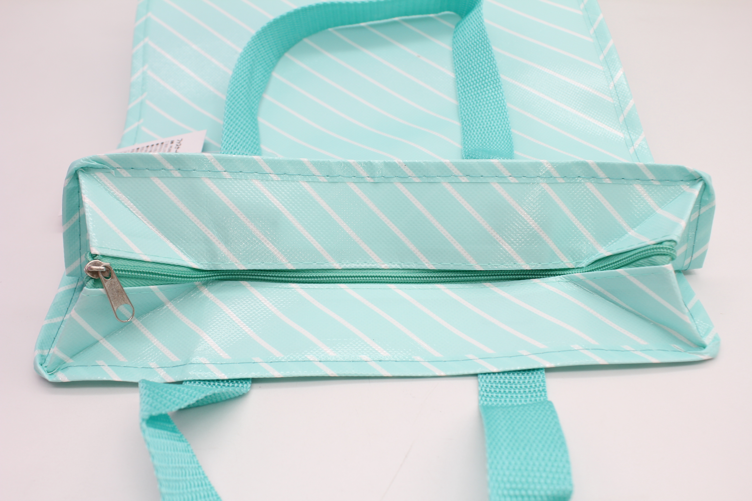 ｽﾎﾟｯﾄ　ﾌｧｽﾅｰ付きﾗｯｷｰﾊﾞｯｸﾞ　色ｱｿｰﾄ