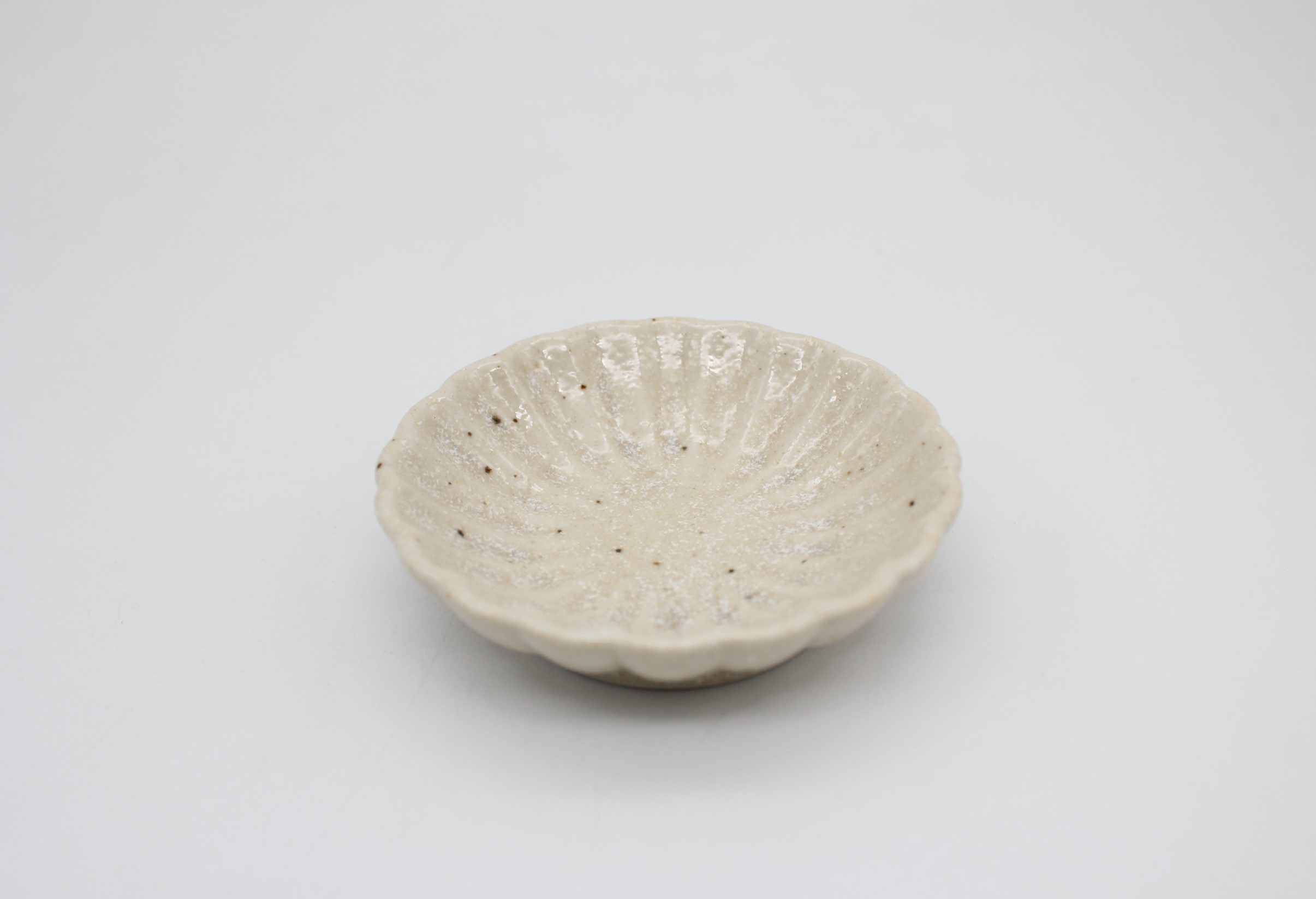 流し砂丘　菊型丸小皿