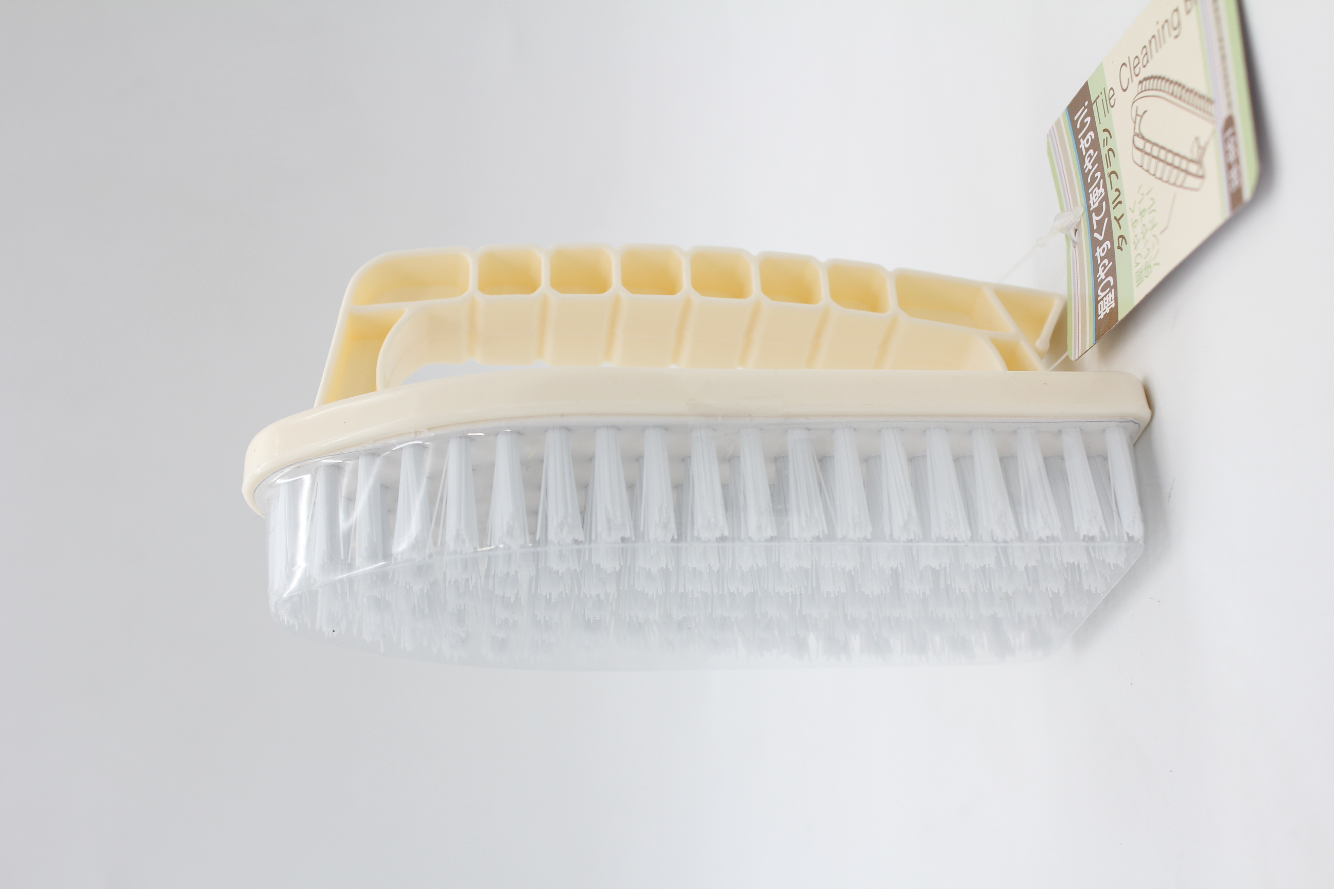 握りやすくて使いやすいタイルブラシ