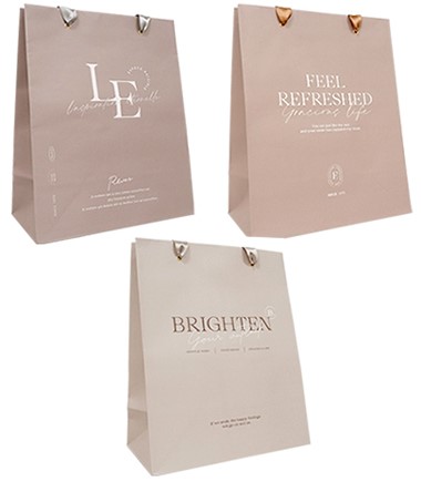 ﾍﾟｰﾊﾟｰﾊﾞｯｸﾞ 28x22x12cm 英字柄